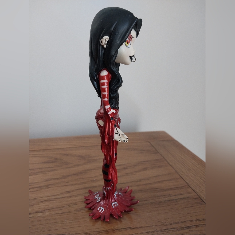 Bleeding Edge Goth "Morbida" 2003, series 1, ComicCon variant 7" figurine - Picture 4 of 8